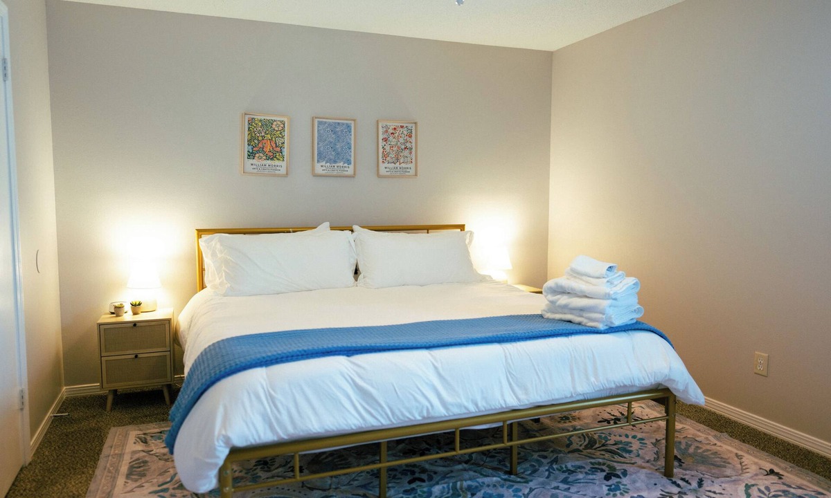 Mobile Apartment | Bright 2BR Retreat | Pet-Friendly Stay