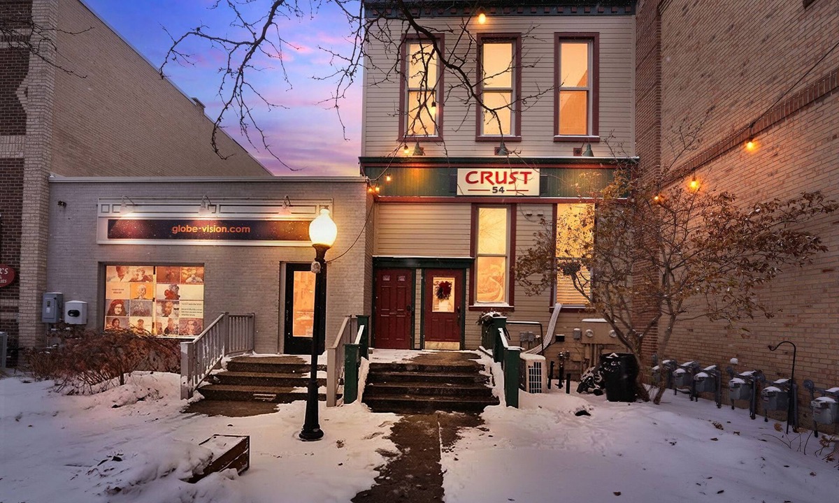 Holland Apartment | Bright 3-Bedroom Downtown Holland Apartment