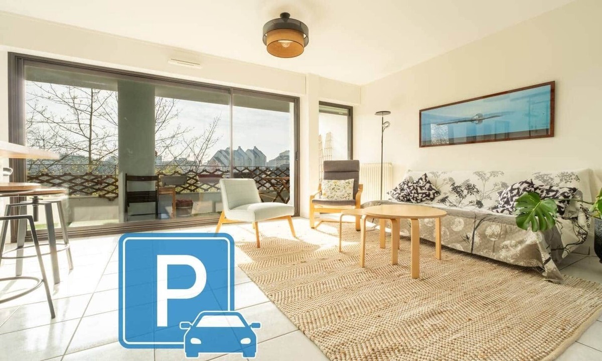 Nord-Saint-Martin Apartment | Bright 3 Bedrooms with Garage
