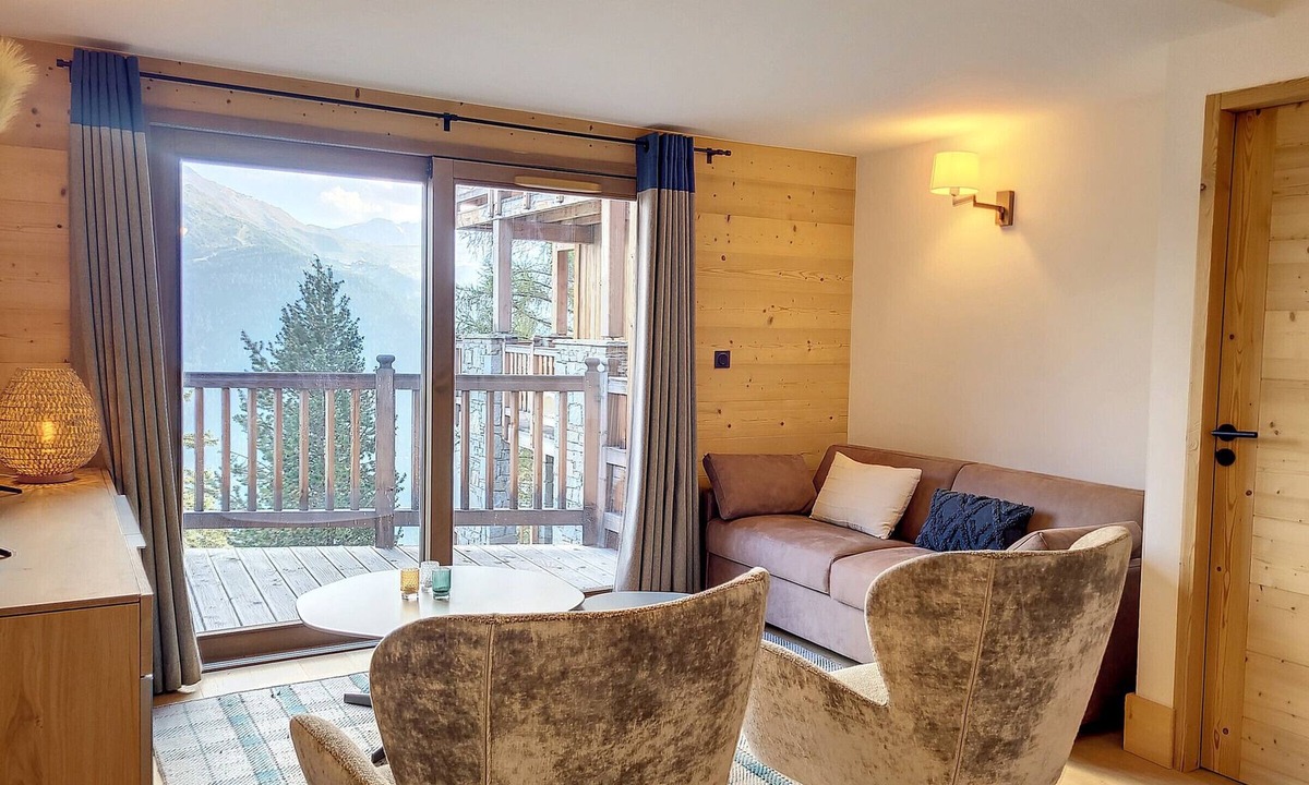La Rosiere Apartment | Bright Apartment with Spa, Billiards and Parking included