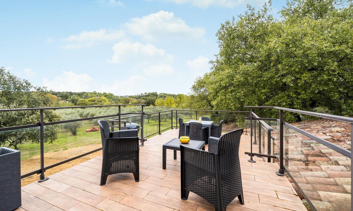 Saint-Privat-des-Vieux House | Bright and large loft style cottage with jacuzzi and sauna.