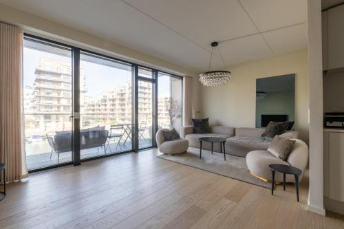 Copenhagen SV Apartment | Bright & Airy Canal-Side Retreat for 6