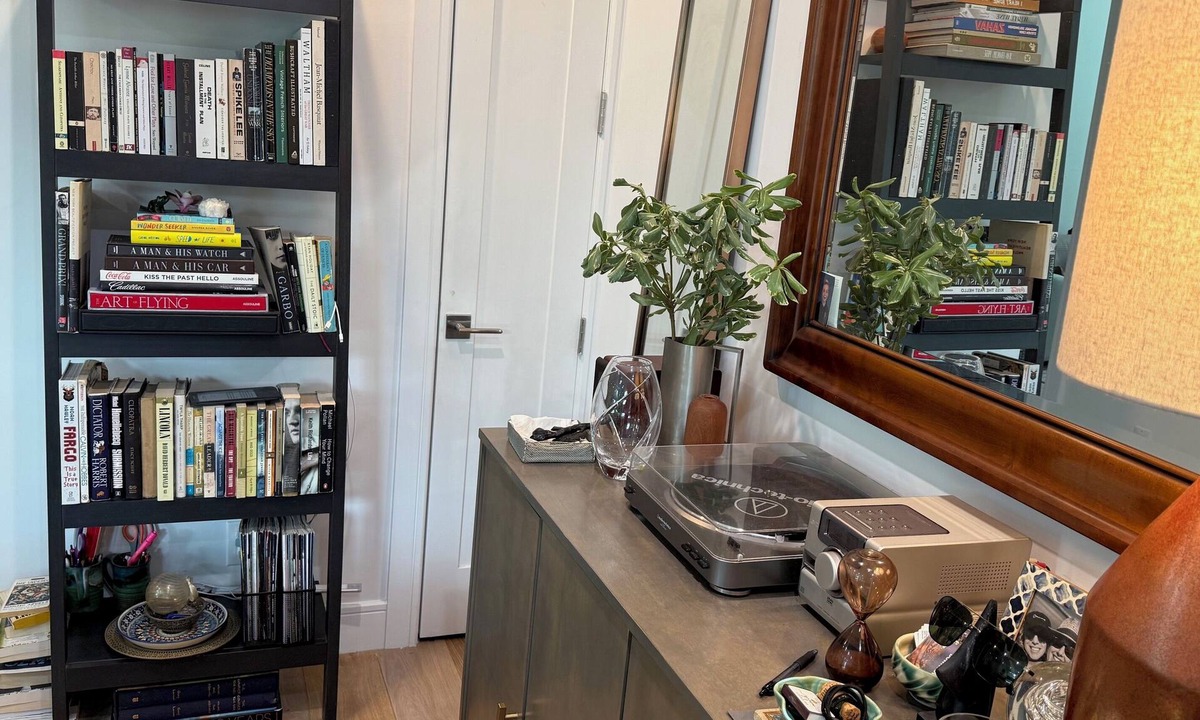 Red Hook Condo | Bright, airy Red Hook 2bd/2ba