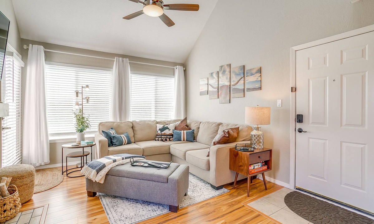 Monticello Condo | Bright and beautifully updated loft condo-GREAT Amenities-30 night min!