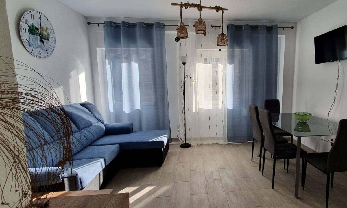 Pla del Bon Repos Apartment | Bright and clean apartment, Alicante, Manila square (beach is 15min walk)