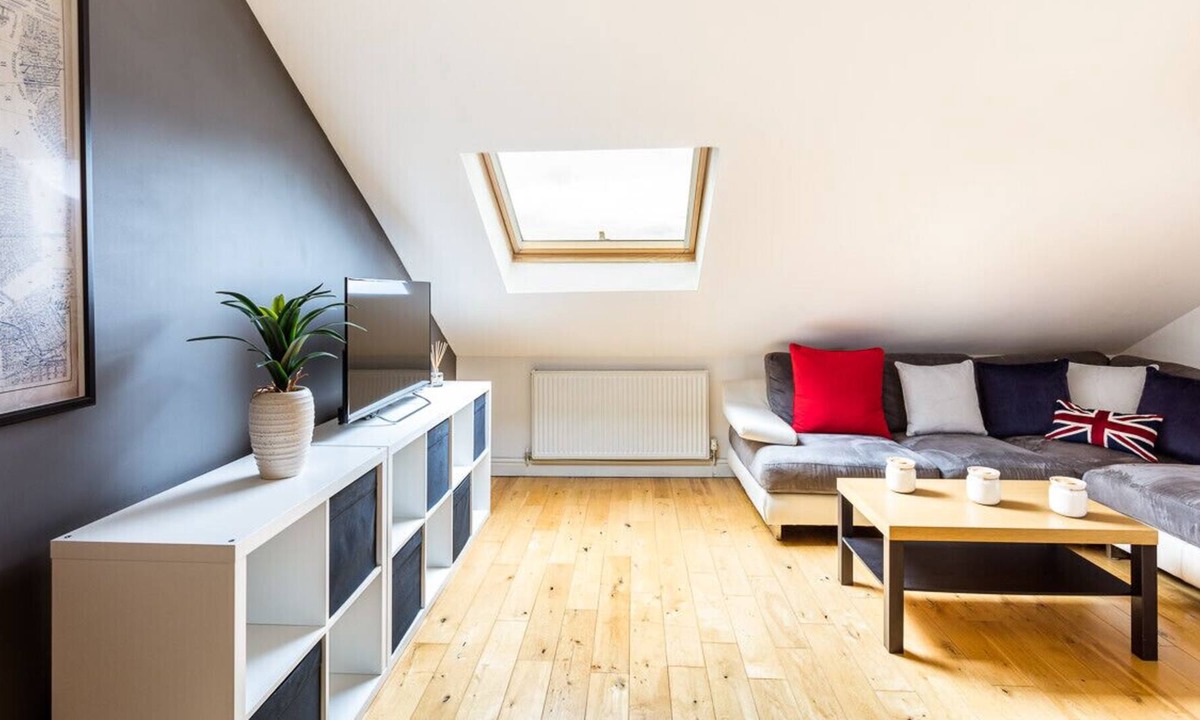 Ferndale Apartment | Bright and Cozy Clapham Nest