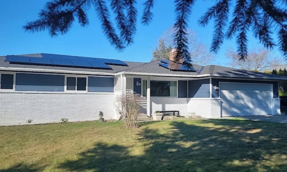 Kent House | Bright and cozy home.