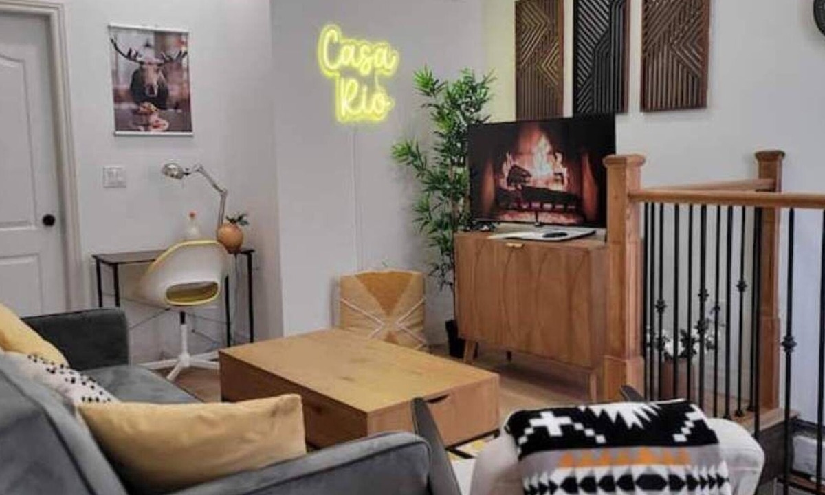 Windsor Apartment | Bright and Cozy Nest in the City 1BR near River, Swim Park, Casino & Tunnel