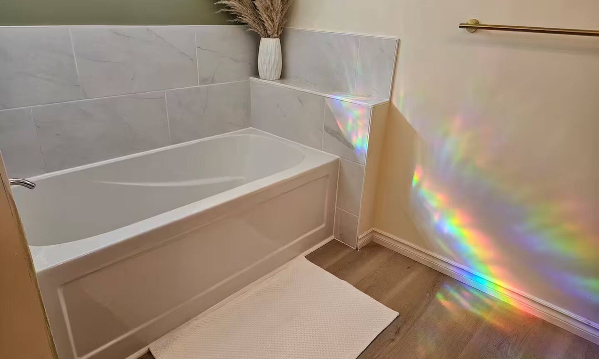 Riverview Apartment | Bright and Cozy Studio