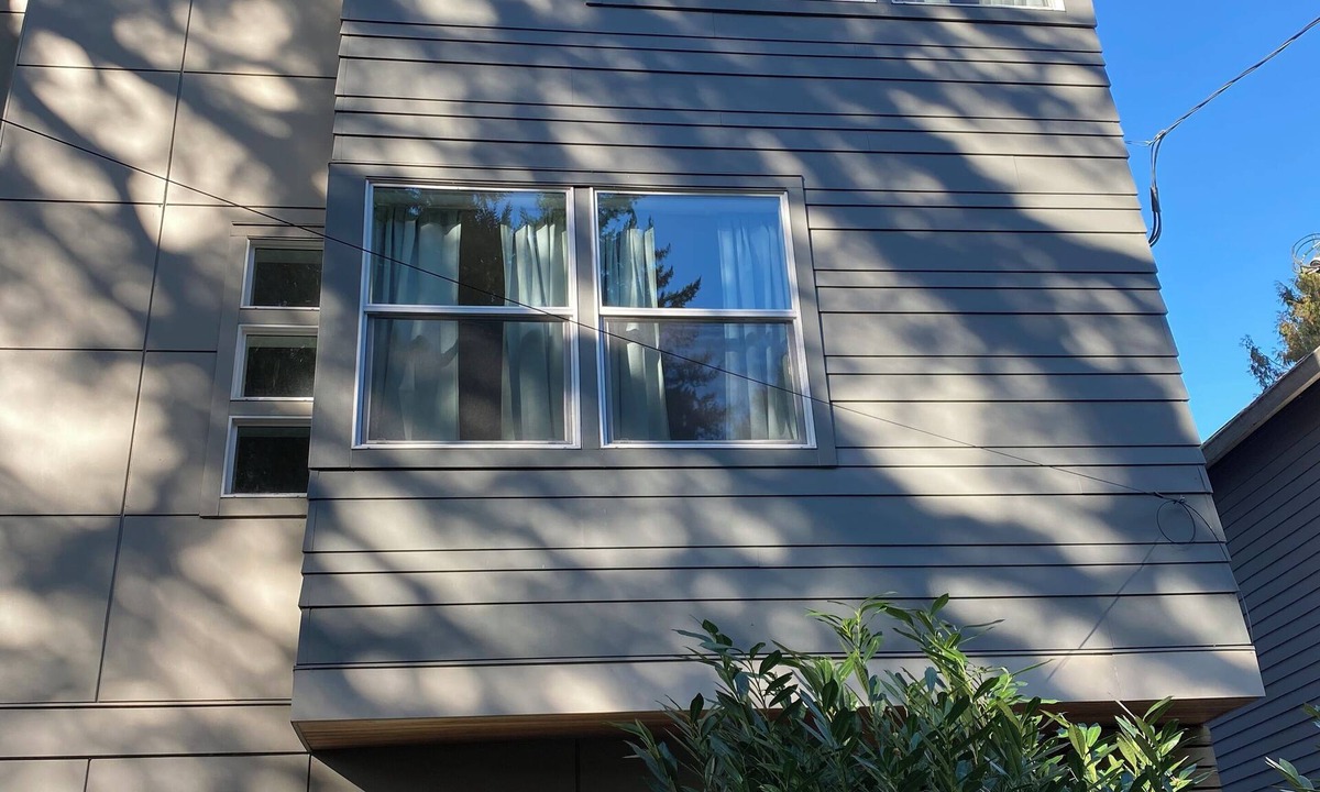 Creston - Kenilworth House | Bright and Modern Home