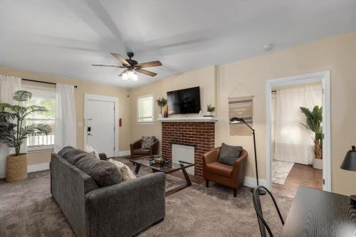 Ypsilanti Apartment | Bright and Newly Remodeled Apartment Near EMU 1