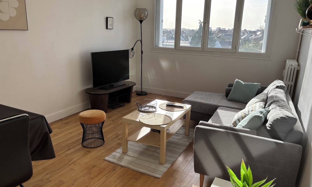 Francisco-Ferrer - Vern Apartment | Bright and quiet apartment close to the center of Rennes and the train station.