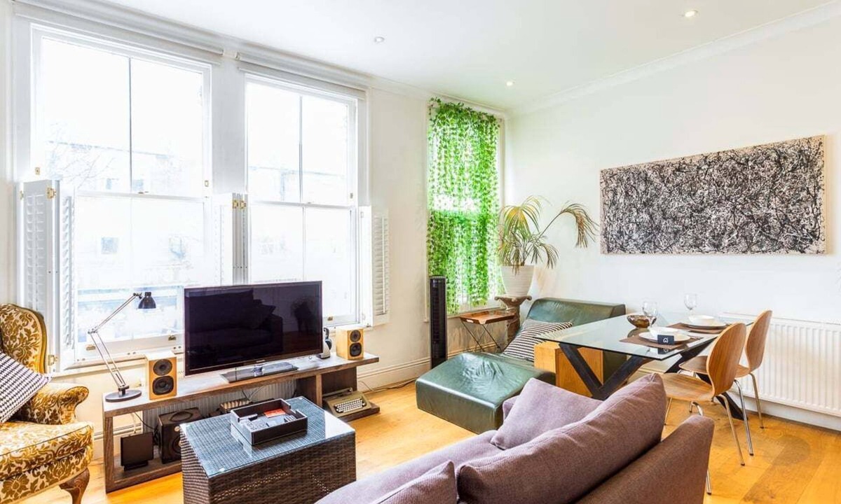 North Kensington Apartment | Bright and Spacious Notting Hill Nest