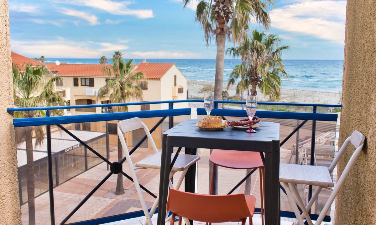 Sainte-Marie-Plage Apartment | Bright apartment with sea view