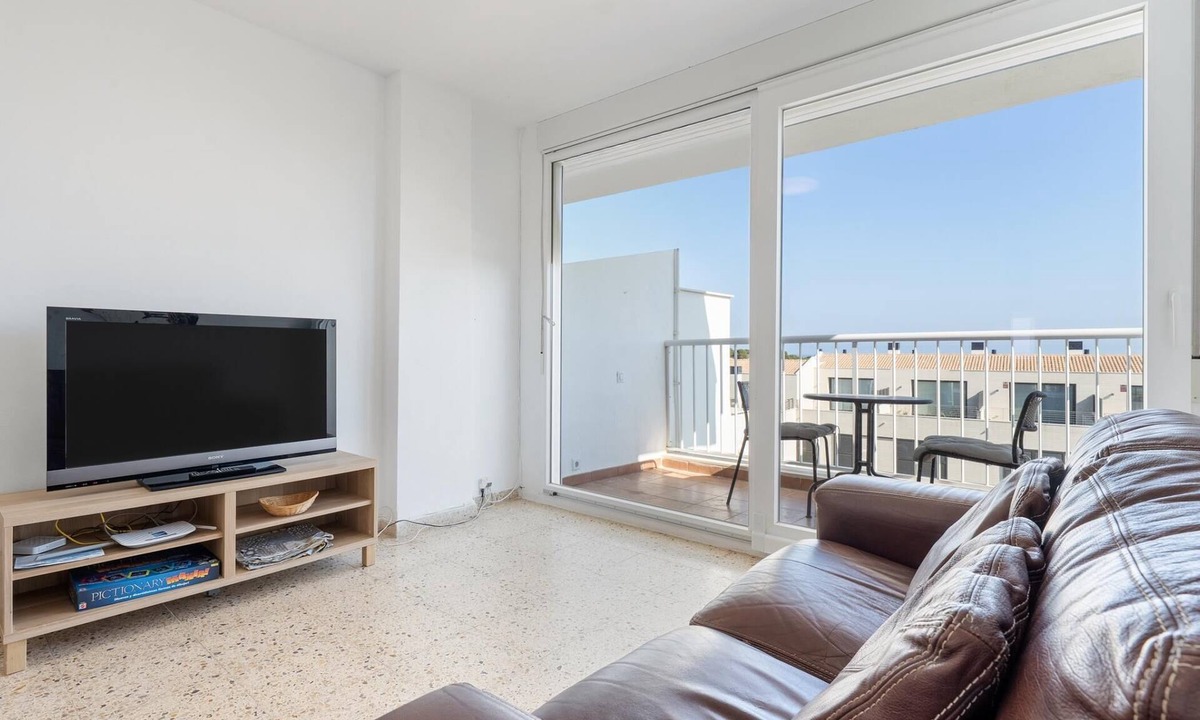 Roques Daurades Apartment | Bright apartment in Costa Daurada