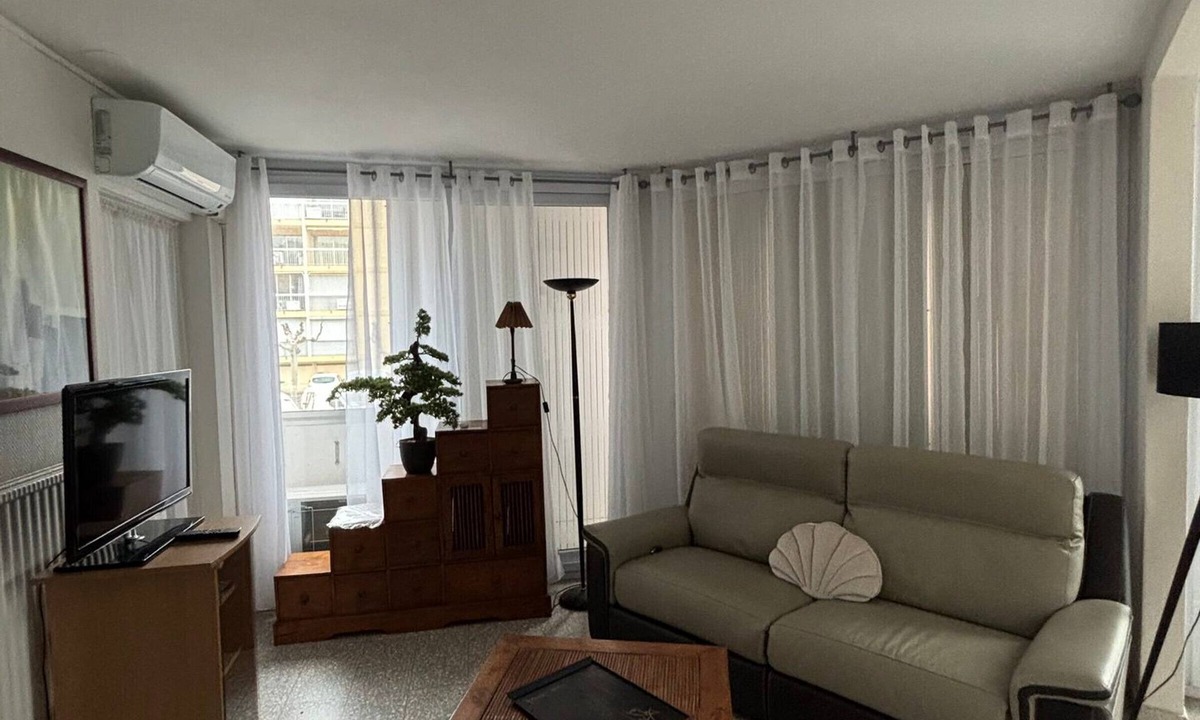 Balaruc-les-Bains Apartment | Bright apartment near Thermal Baths - Pets allowed