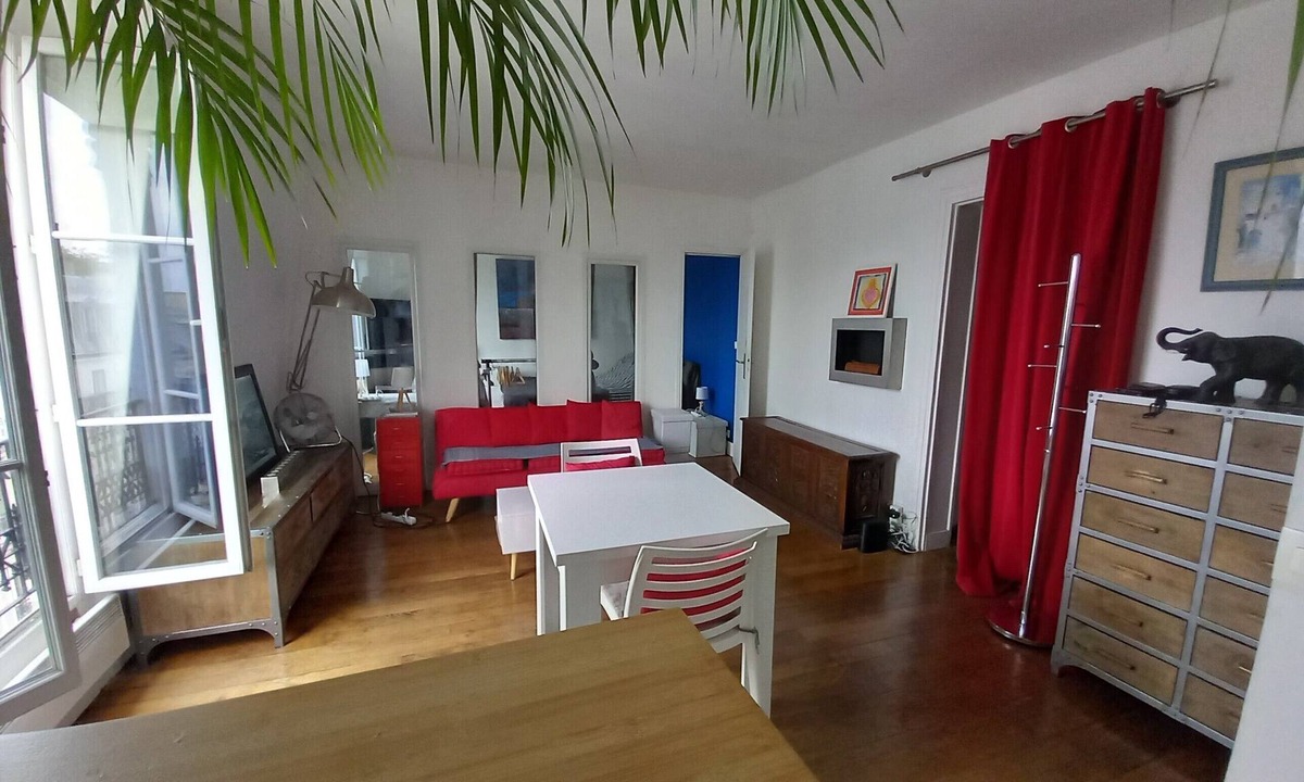 Batignolles Apartment | Bright Apartment in Batignolles – Parisian Charm, Self Check-in