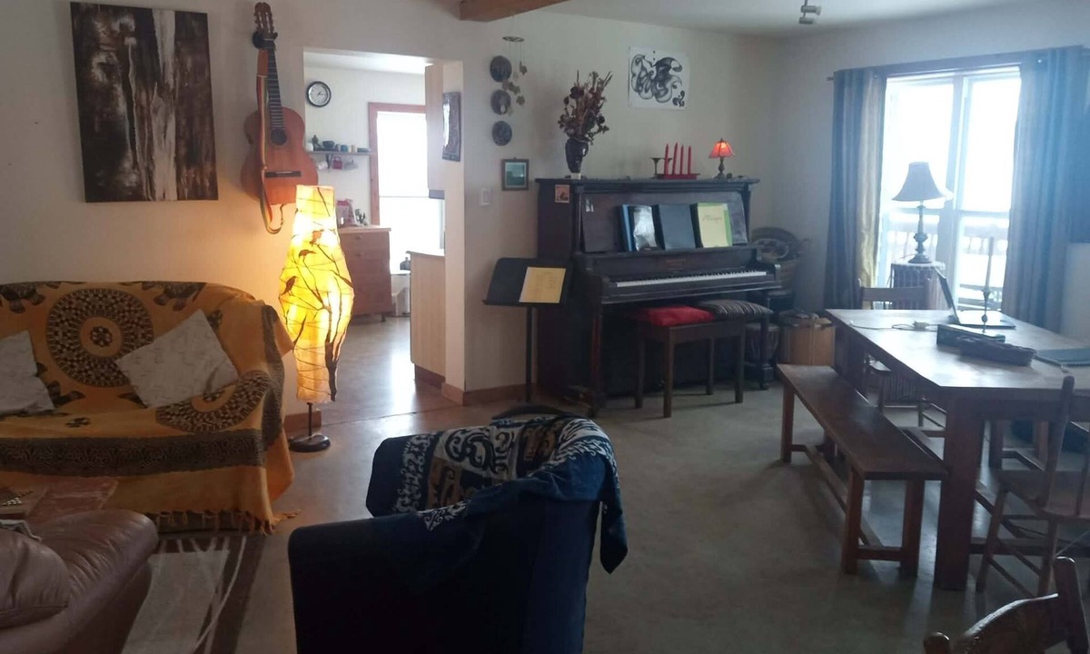 Hatley Apartment | Bright apartment near North Hatley