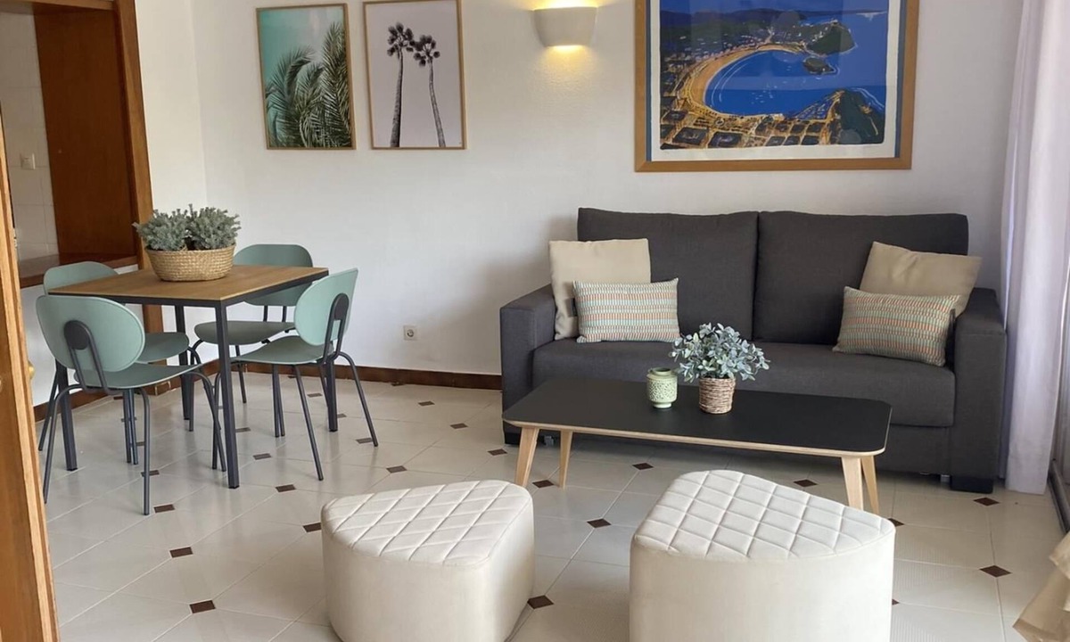 Golden Mile Apartment | Bright apartment on the second line of the beach, with a large terrace