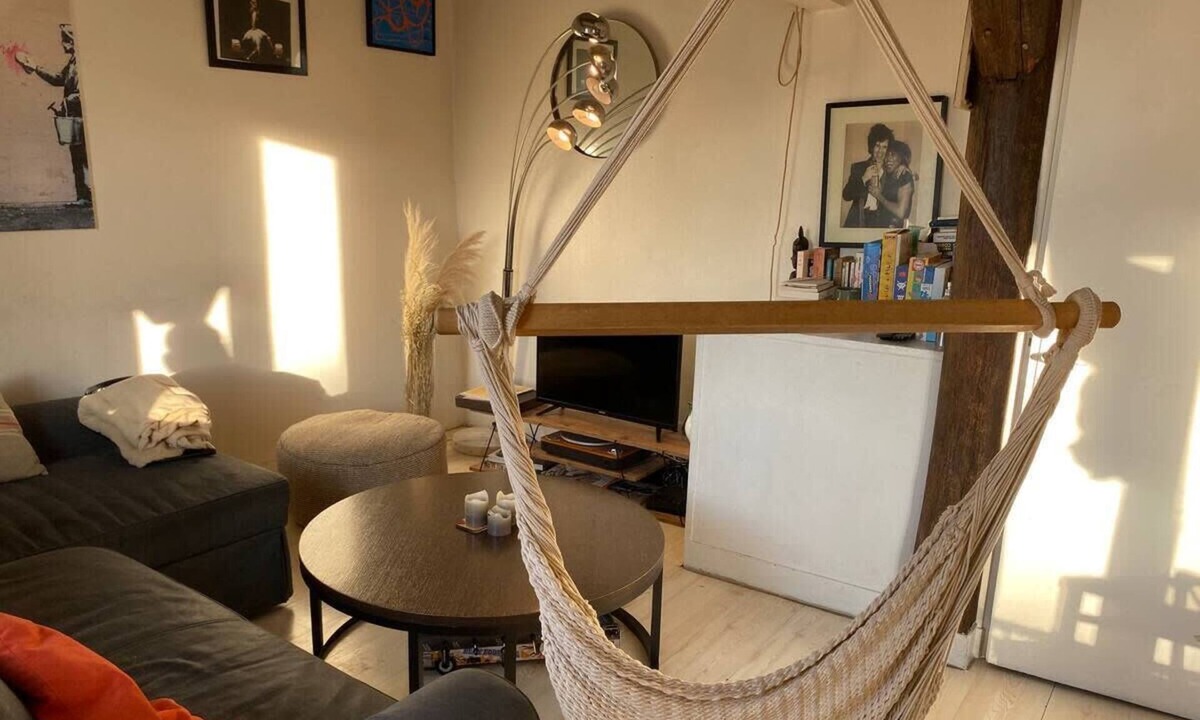 La Villette Apartment | Bright apartment - view of the Eiffel Tower