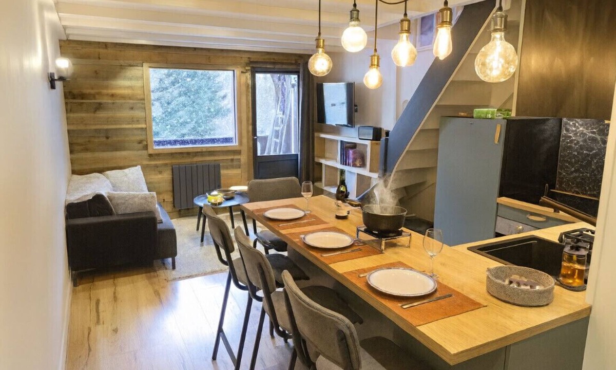 Les Houches Apartment | Bright apt facing the Mont Blanc chain