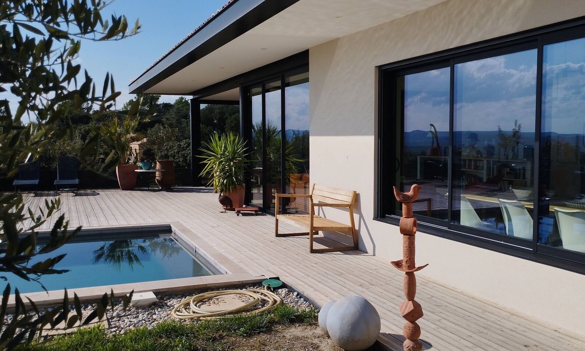 Mondragon House | Bright architect-designed house with breathtaking views and swimming pool
