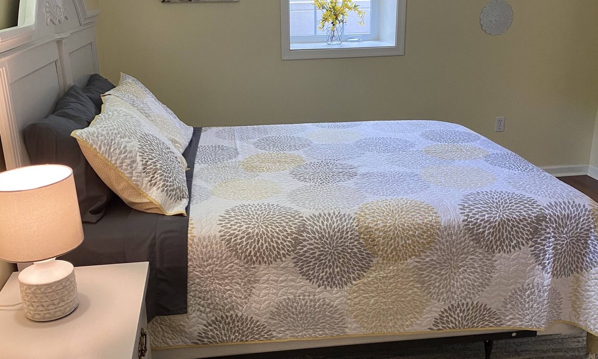 Mechanicsburg Apartment | Bright basement apartment