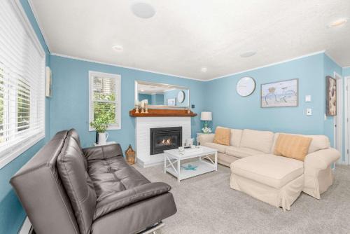 Gleneden Beach House | Bright Beach Town Bungalow