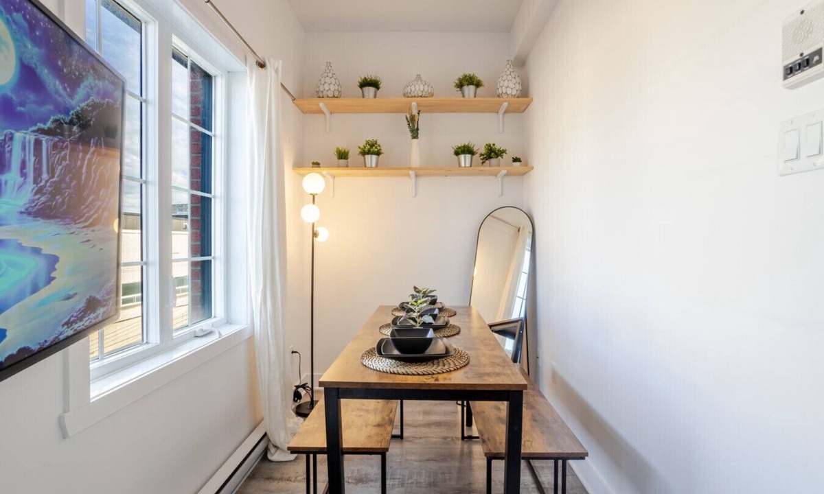 Griffintown Apartment | Bright & Beautiful 3 Bedroom in Griffintown