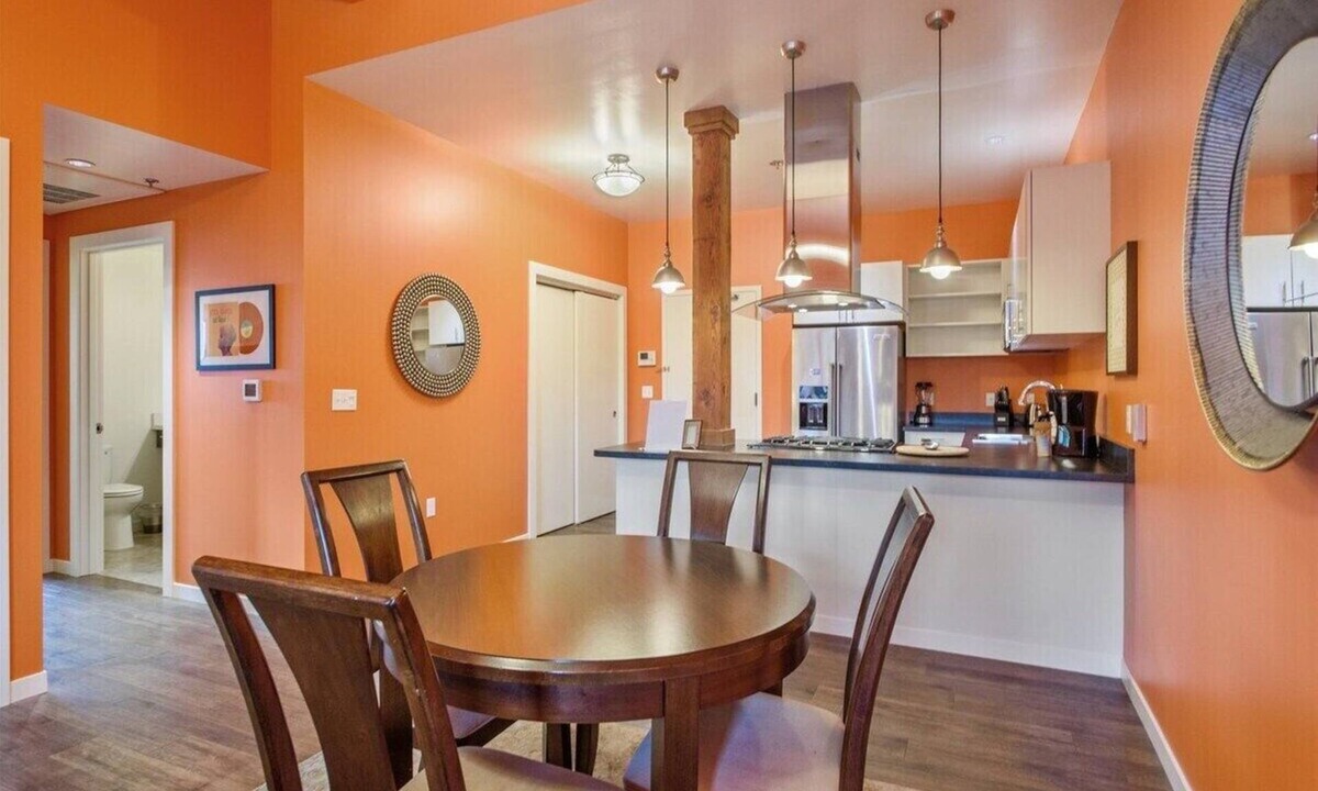 Belmont Hotel | Bright & Bold 2BR/2BA w/Vaulted Ceilings + Laundry