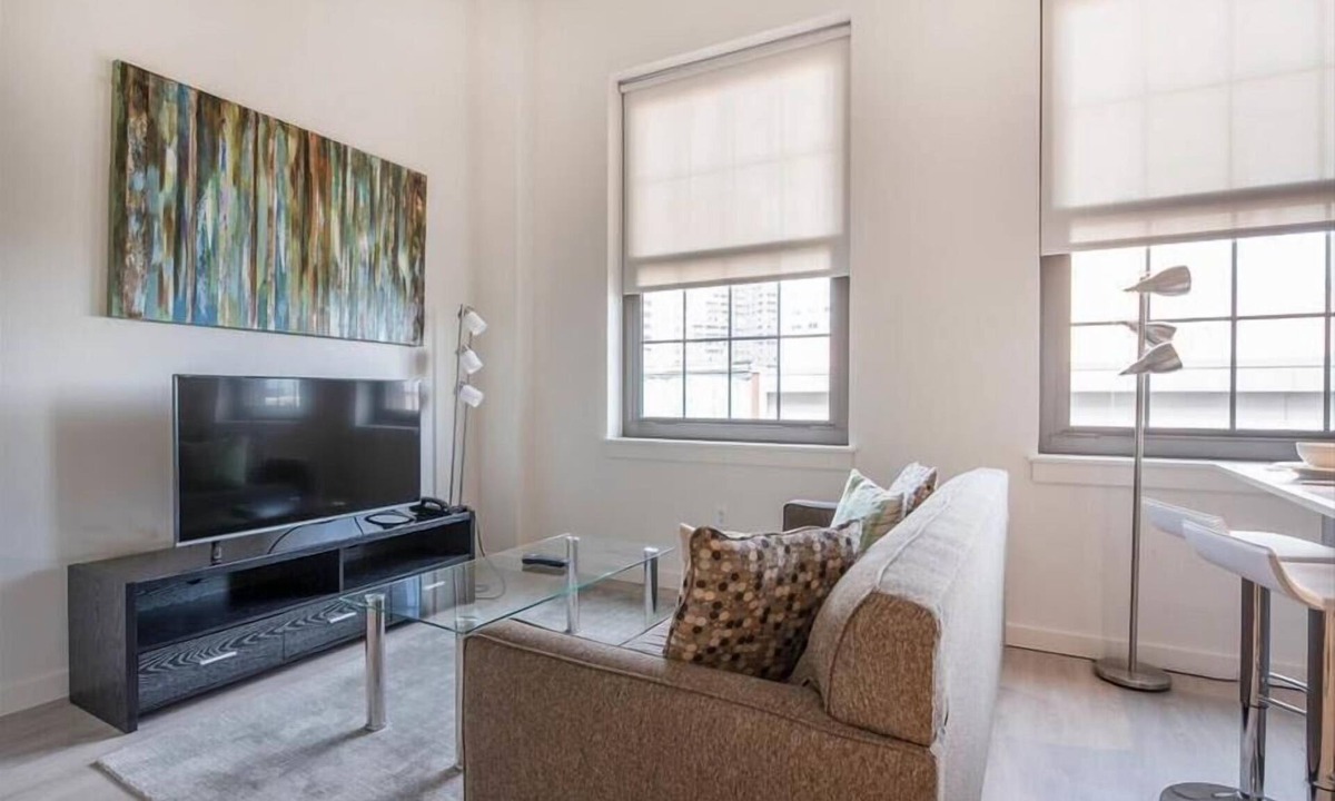 Chinatown Apartment | Bright Boston Studio | Financial district | Beacon hill