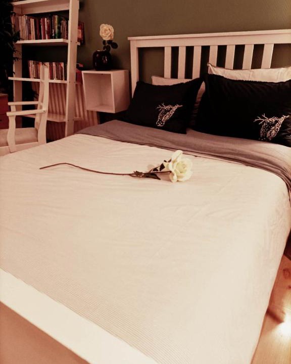 19th Arrondissement Apartment | Bright & Calm Grand Studio -La Villette Paris- Near Metro