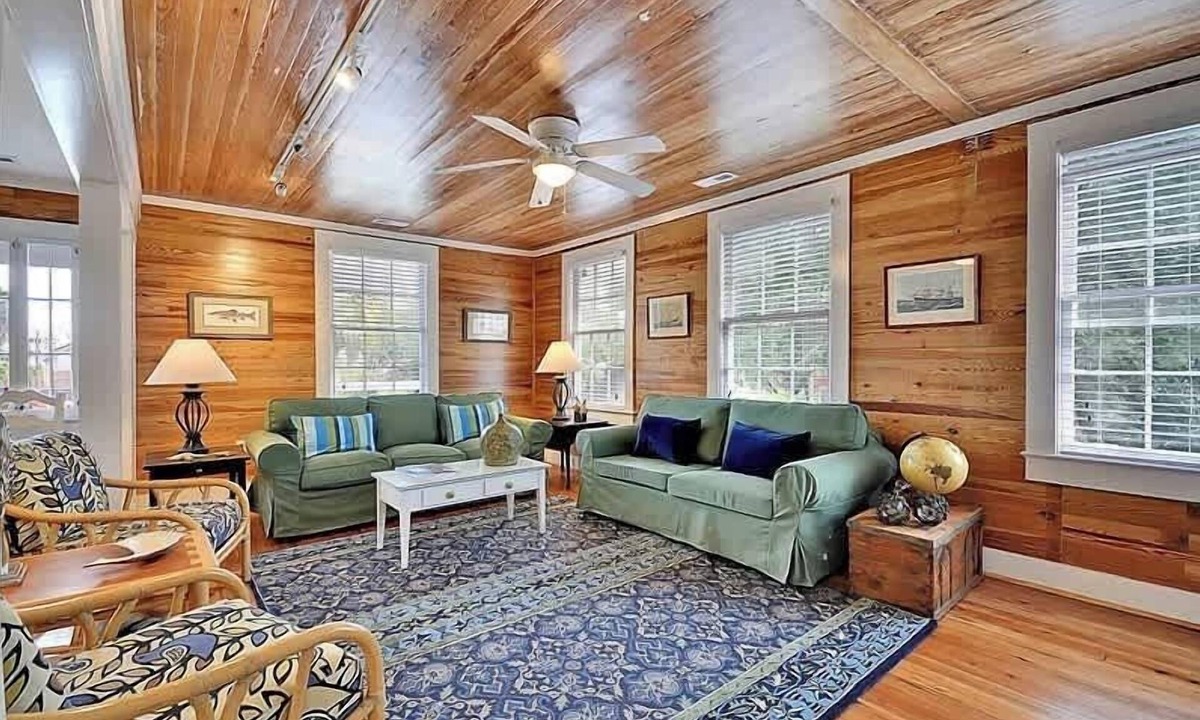 Folly Beach Apartment | Bright & Charming; Close to Beach and Restaurants