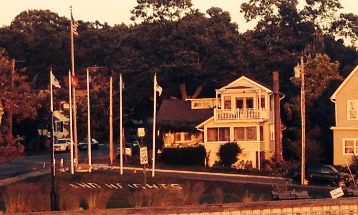 Island Heights Cottage | Bright, Charming River-Front Cottage, available monthly - 3 BR-2 Bath