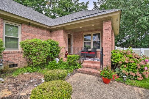 Western Branch North House | Bright Chesapeake Home Near Shopping and Dining