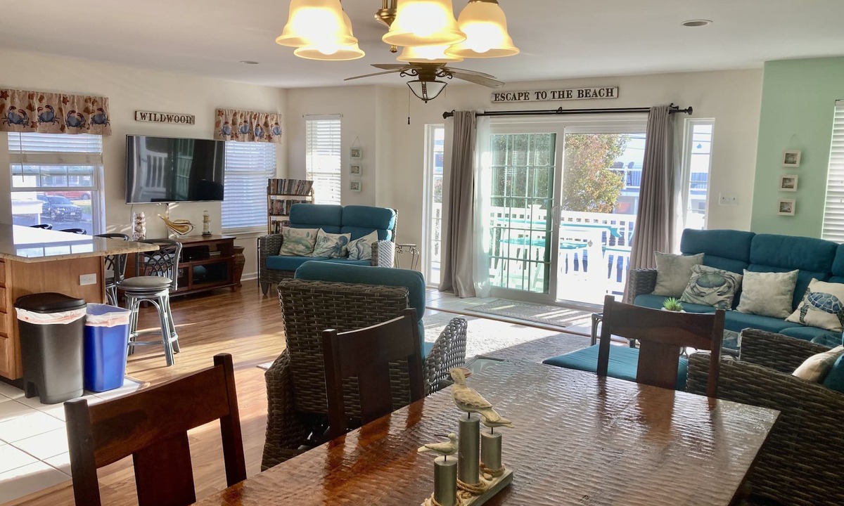 Wildwood Condo | Bright, Clean and Updated 3 BR, 2 BA Prime Location!
