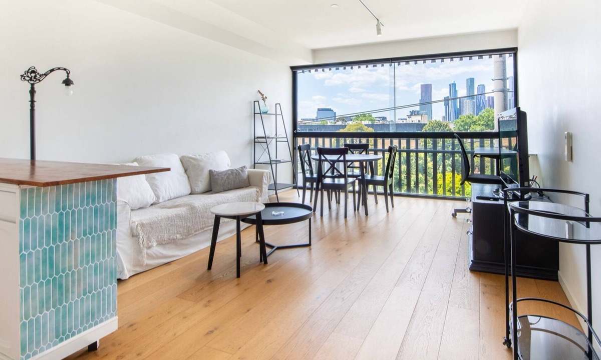 West Melbourne Apartment | Bright & Comfortable 1BR in West Melbourne