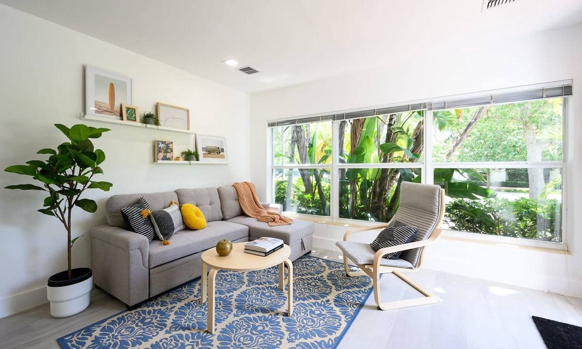Victoria Park House | Bright Comfortable Apt in Victoria Park