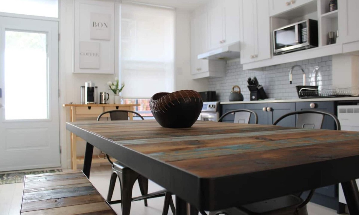 Villeray House | Bright & Comfortable 2BR Free Private Parking Montreal
