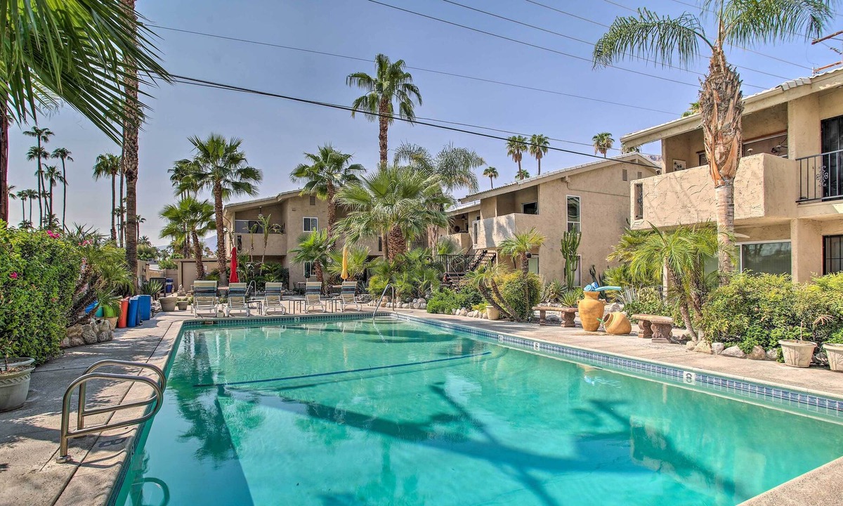 Tahquitz River Estates Condo | Bright Condo: Walk to DT, Art Museum & Trails