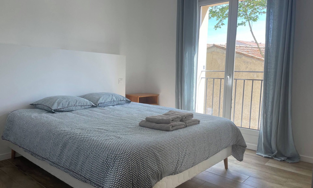 Lambesc Apartment | Bright & Cosy 2-Bed Apartment