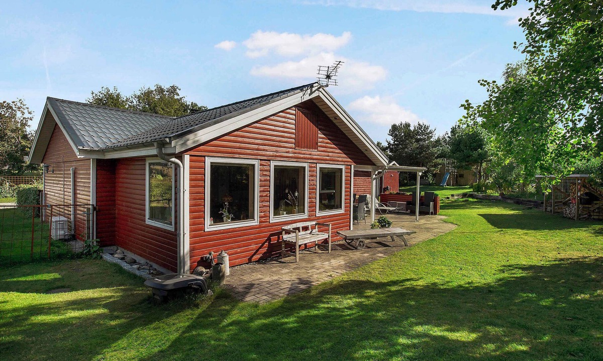 Haslevgarde House | Bright cottage 300 m from the beach