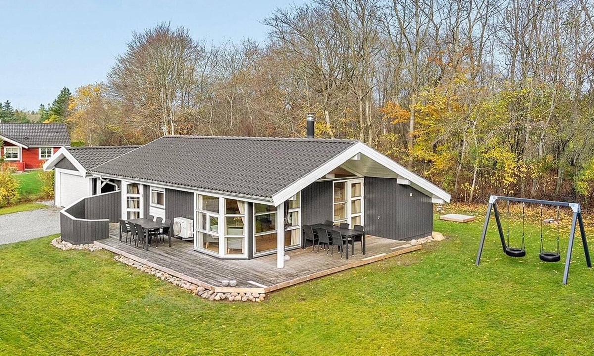 Silkeborg House | Bright Cottage Retreat in Silkeborg-By Traum