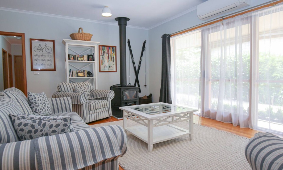 Bright House | BRIGHT COUNTRY HOME: Bright