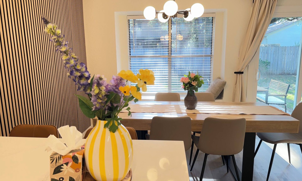 Cedar Park House | Bright & Cozy 3-bedroom Family Stay with Arcade in Cedar Park