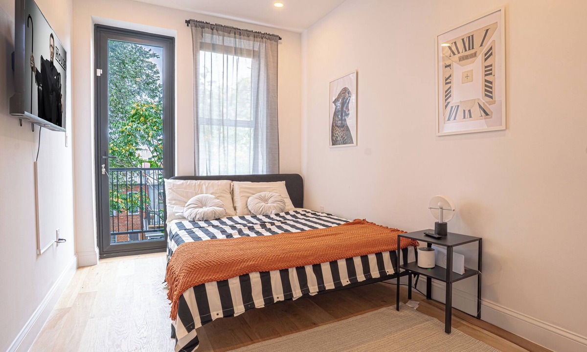 Ocean Hill Apartment | Bright & Cozy 3Bd Brooklyn Getaway