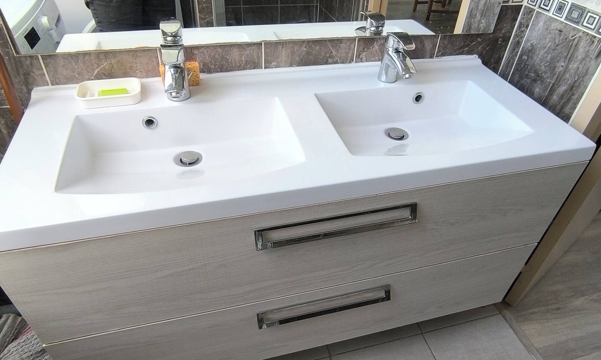Saint-Nazaire Apartment | Bright, cozy apartment close to all amenities.