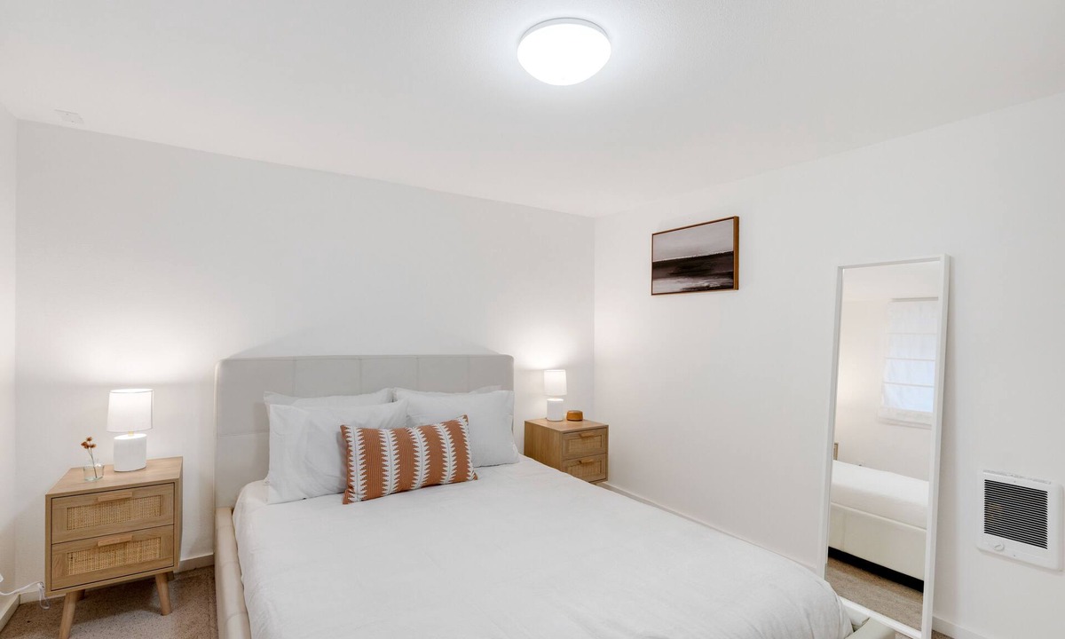 Brooklyn Apartment | Bright & Cozy Brooklyn Apartment | Full Kitchen