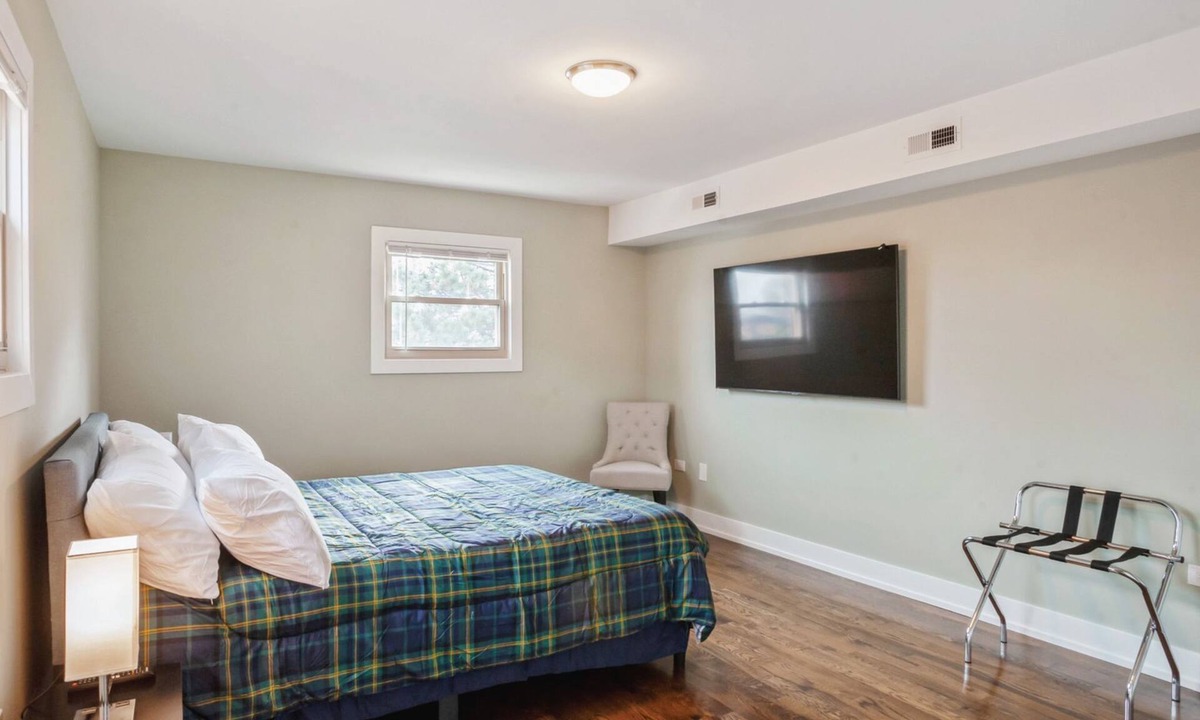 Niles Apartment | Bright & Cozy condo