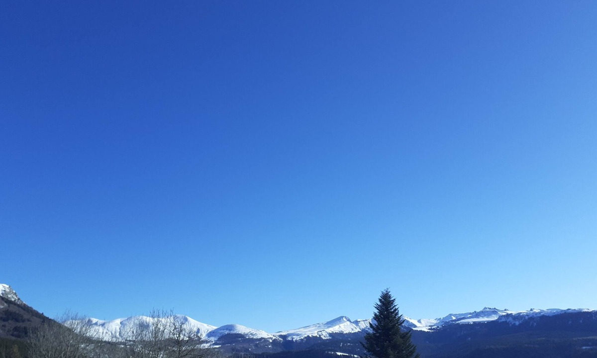 Murat-le-Quaire Apartment | Bright duplex at 1200m altitude